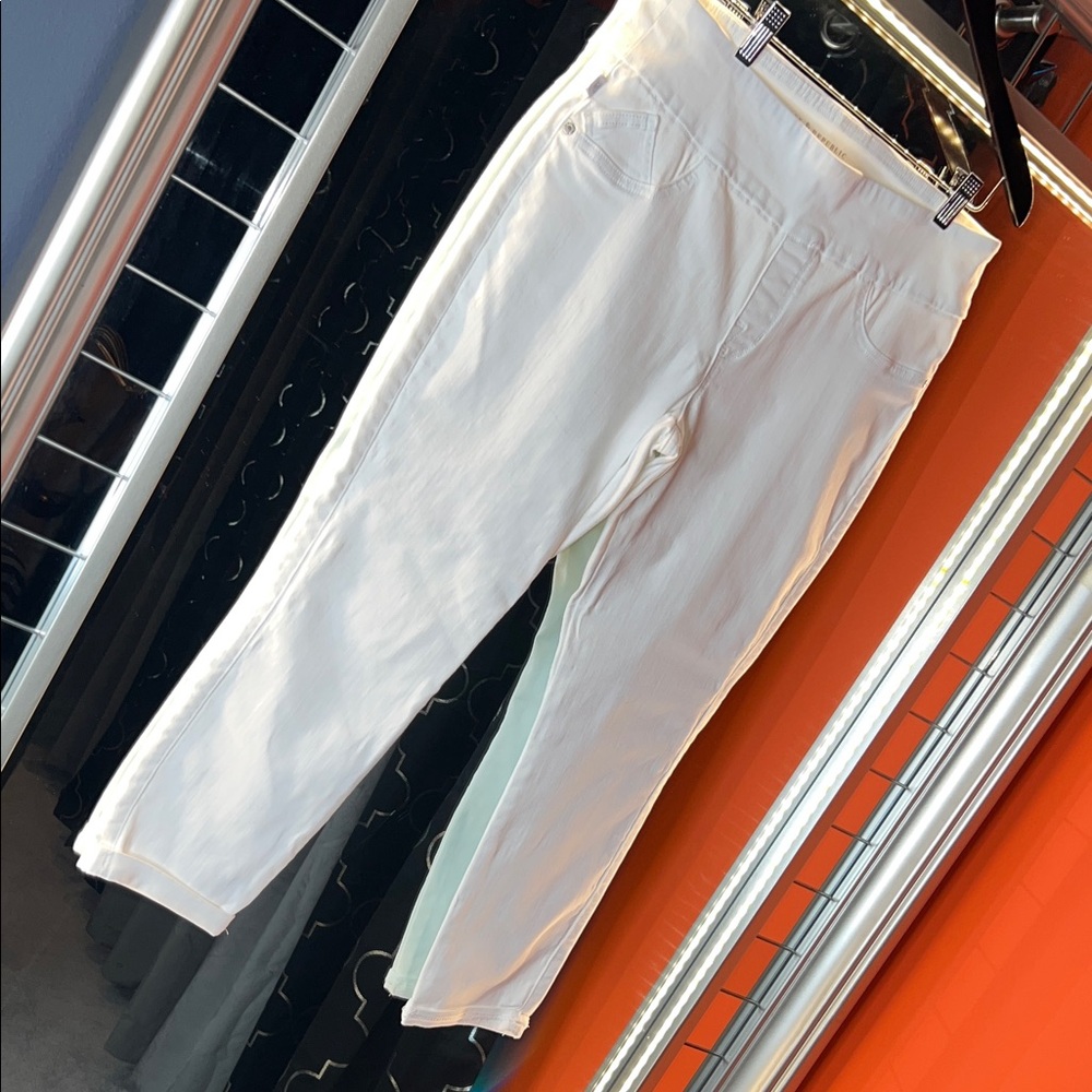 ✨ THE PRISTINE HIGH-RISE: Rock & Republic Crisp White Ankle Pants 🤍 ✨